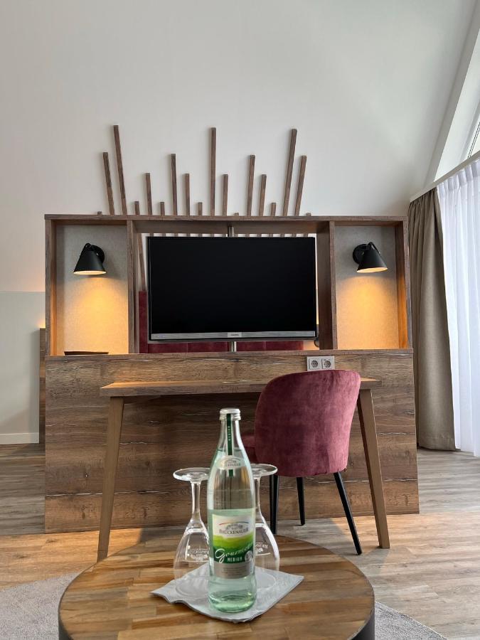 Hotel Mainpromenade ***S คาร์ลชตัดท์ ภายนอก รูปภาพ