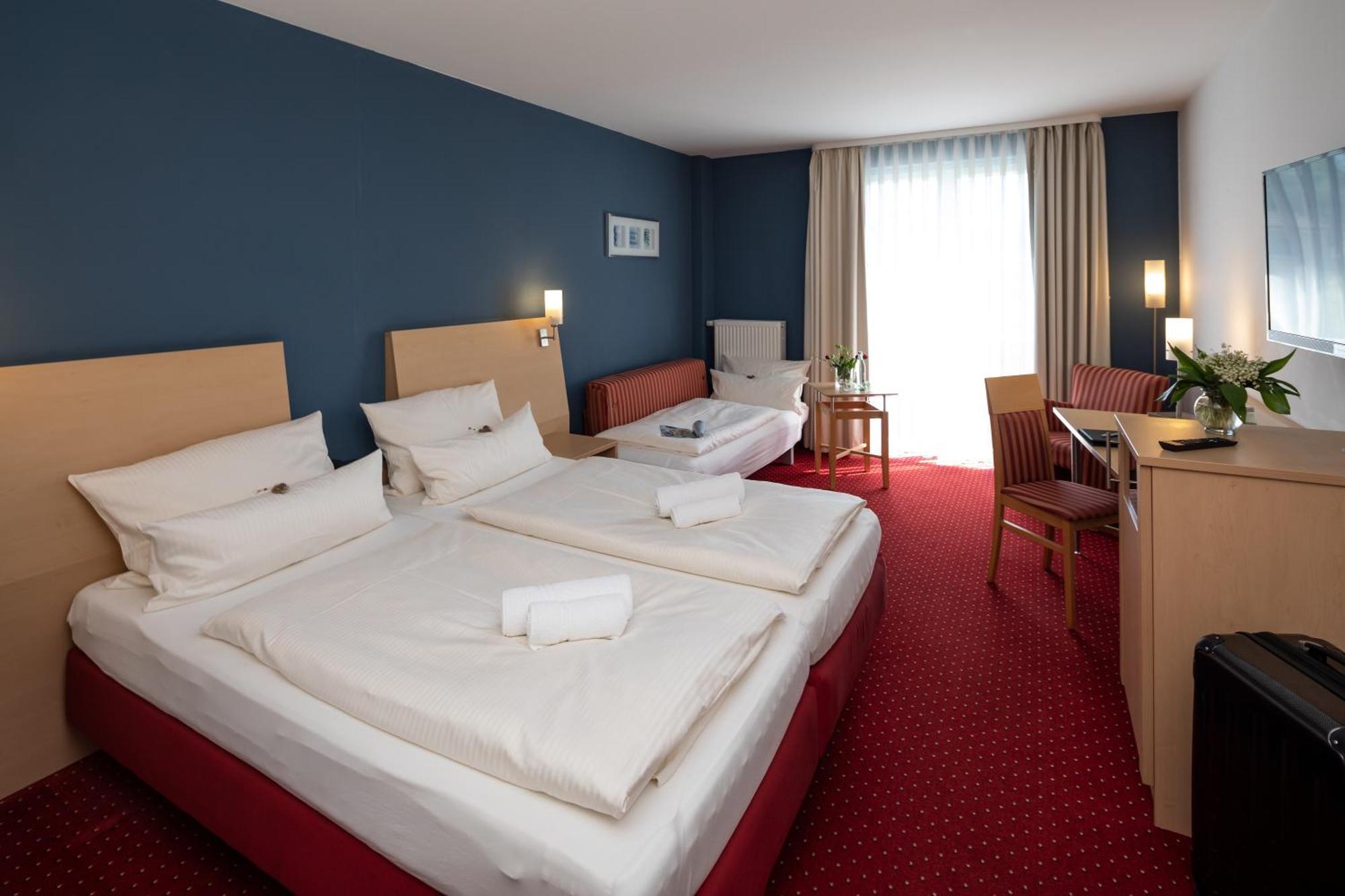 Hotel Mainpromenade ***S คาร์ลชตัดท์ ภายนอก รูปภาพ