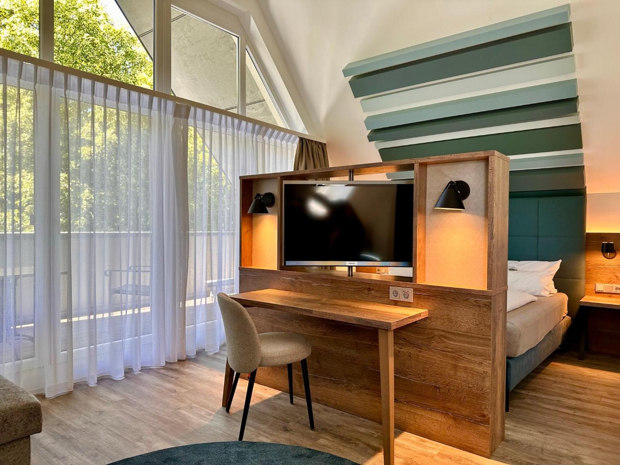 Hotel Mainpromenade ***S คาร์ลชตัดท์ ภายนอก รูปภาพ